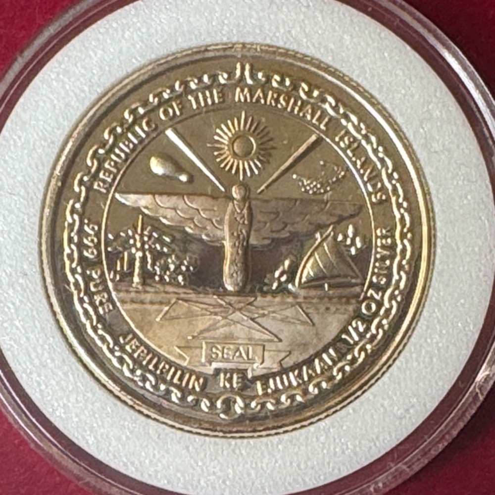 Marshal Island Silver Commemorative Coin Set two coins - Picture 12 of 14